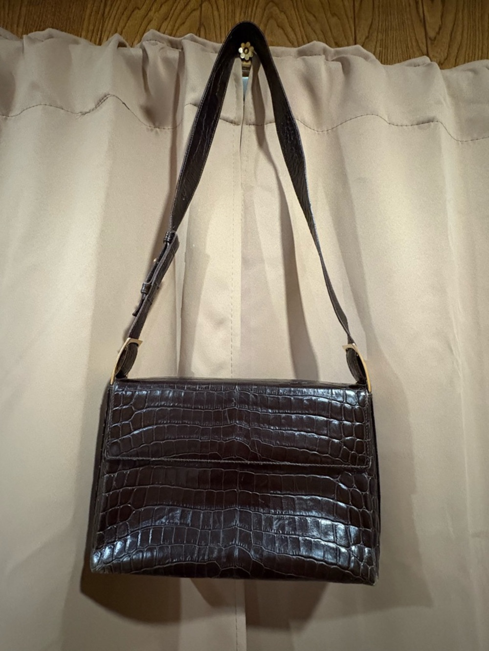 Salvatore Ferragamo Vintage Dark Brown Croc-Embossed Leather shoulder bag purse